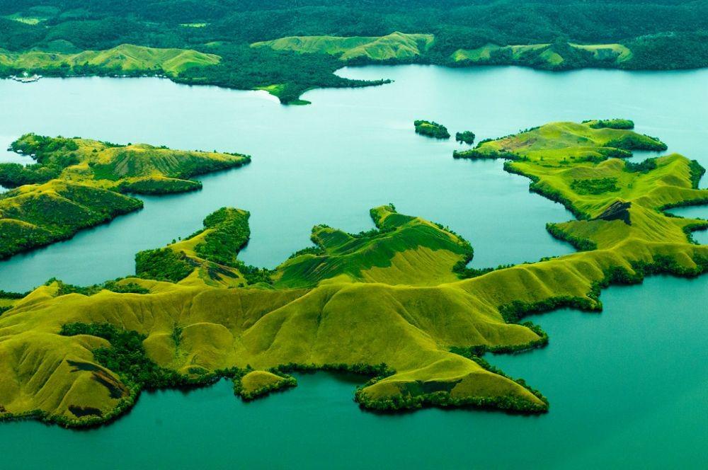 Info Wisata Danau Sentani Papua: Rute, Harga Tiket, dan Tipsnya