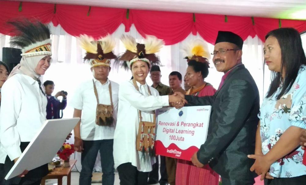 Tandai Kontribusi BUMN, Menteri Rini Luncurkan Digital Learning di Papua