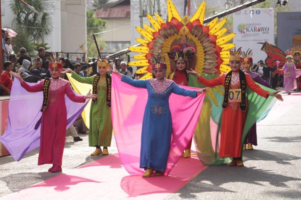 Gorontalo Karnaval Karawo Angkat Keunikan Wastra Khas Bumi Maleo