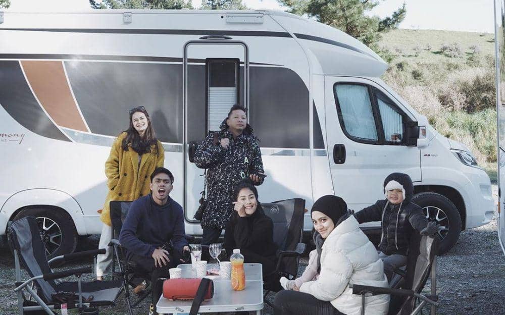 12 Keseruan Keluarga Ringgo, Tarra, dan Ditto Liburan dengan Campervan