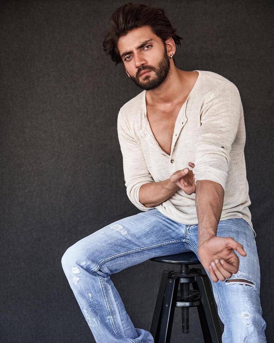 instagram.com/iamzahero