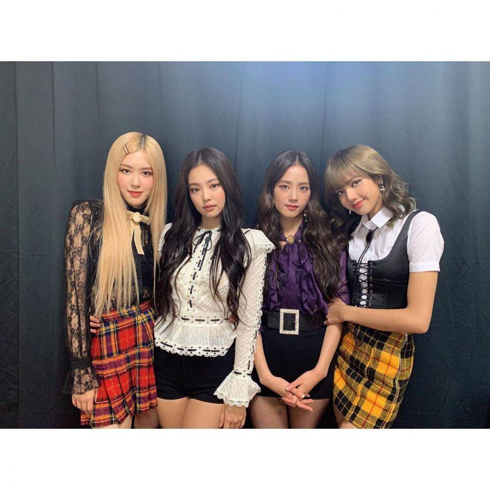instagram.com/blackpinkofficial