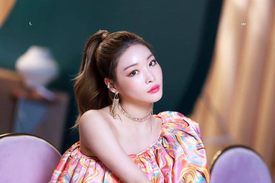 Instagram.com/chungha_official