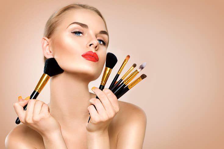 Jangan Malas, 7 Masalah Kulit Hadir Saat Tidak Membersihkan Makeup