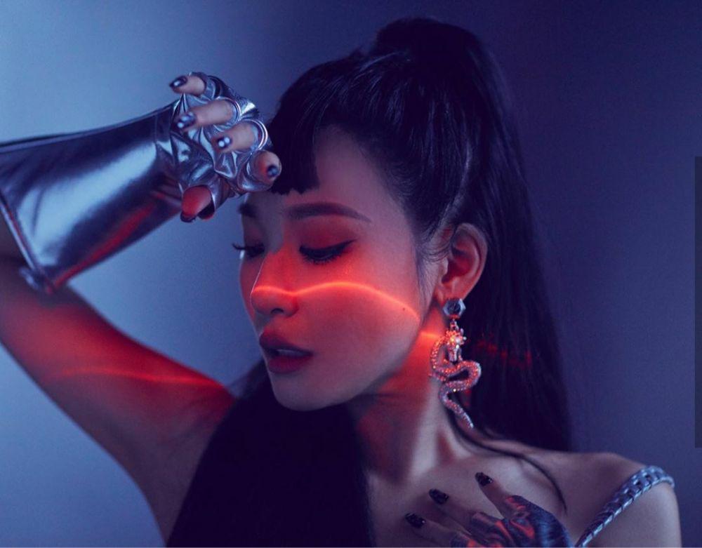 10 Gaya Fierce Tiffany Young dalam Single Barunya 'Run For Your Life'