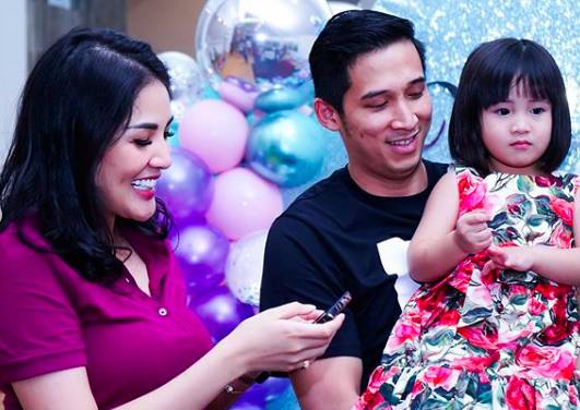 instagram.com/nindyparasadyharsono