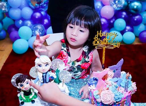 instagram.com/nindyparasadyharsono
