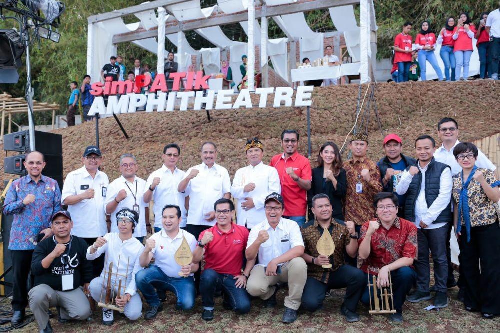 Memukau, Manshur Angklung Milenial Warnai Launching Pasar Puri Bambu