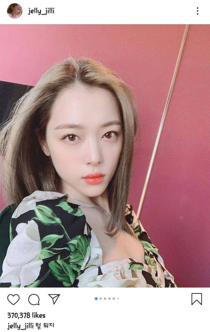 instagram.com/jelly_julli