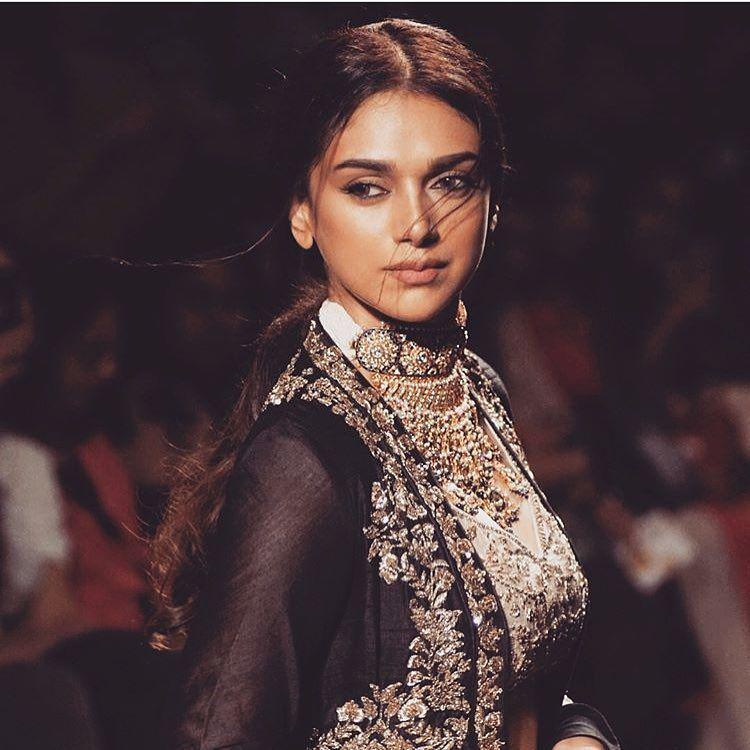 Instagram.com/aditiraohydari