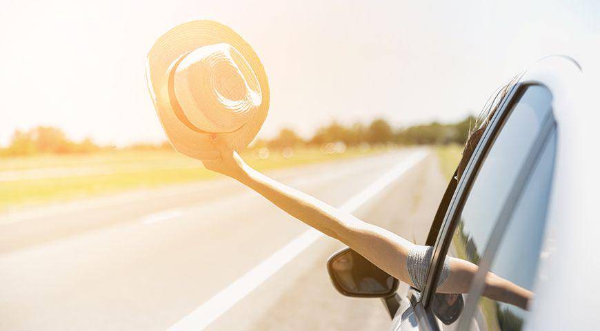 https://www.freepik.com/free-photo/hat-through-window-car_3553909.htm#page=1&query=sun%20shine&position=32