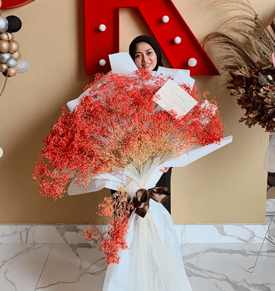 instagram.com/rachelvennya