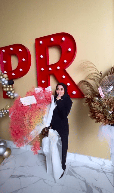 instagram.com/rachelvennya