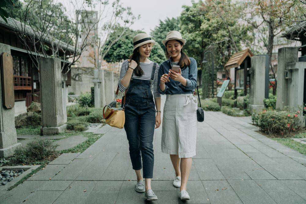 3 Alasan Kenapa Gak Perlu Bawa Uang Tunai Terlalu Banyak Pas Traveling