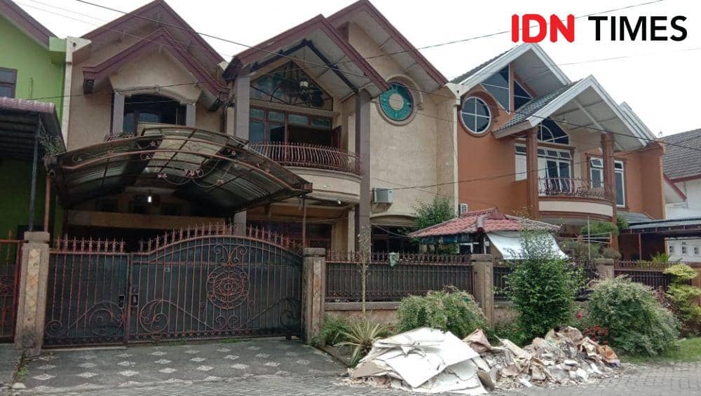 Rumah Pribadi Sedang Direnovasi, Ini Pengakuan Penjaga Rumah Eldin
