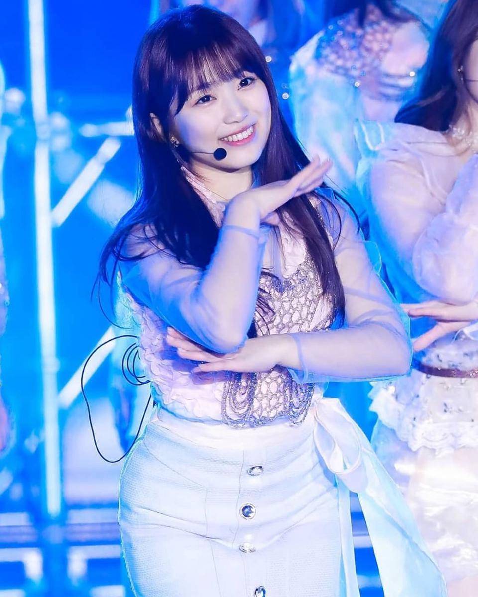 Instagram/izone_yabukinako_