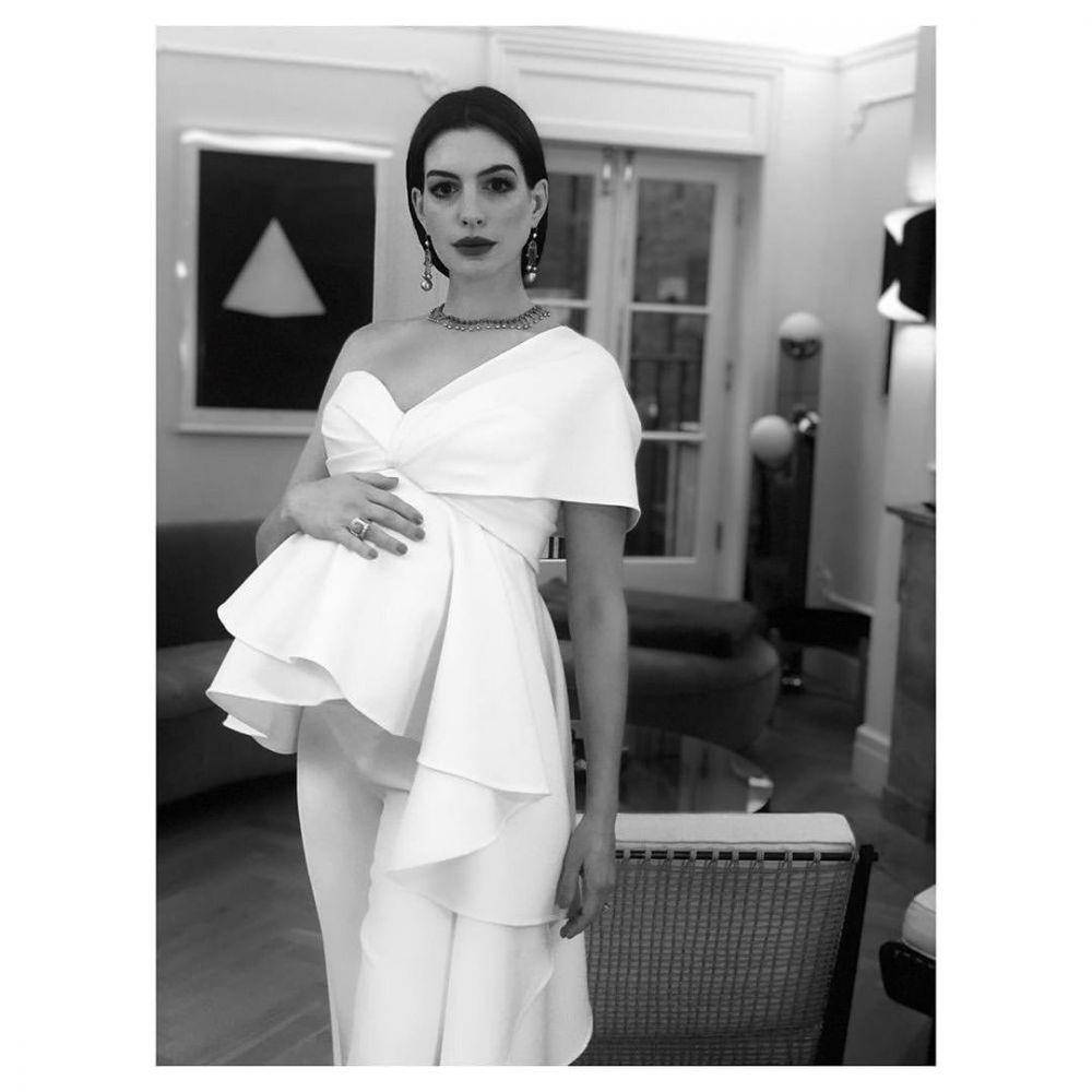 instagram.com/annehathaway