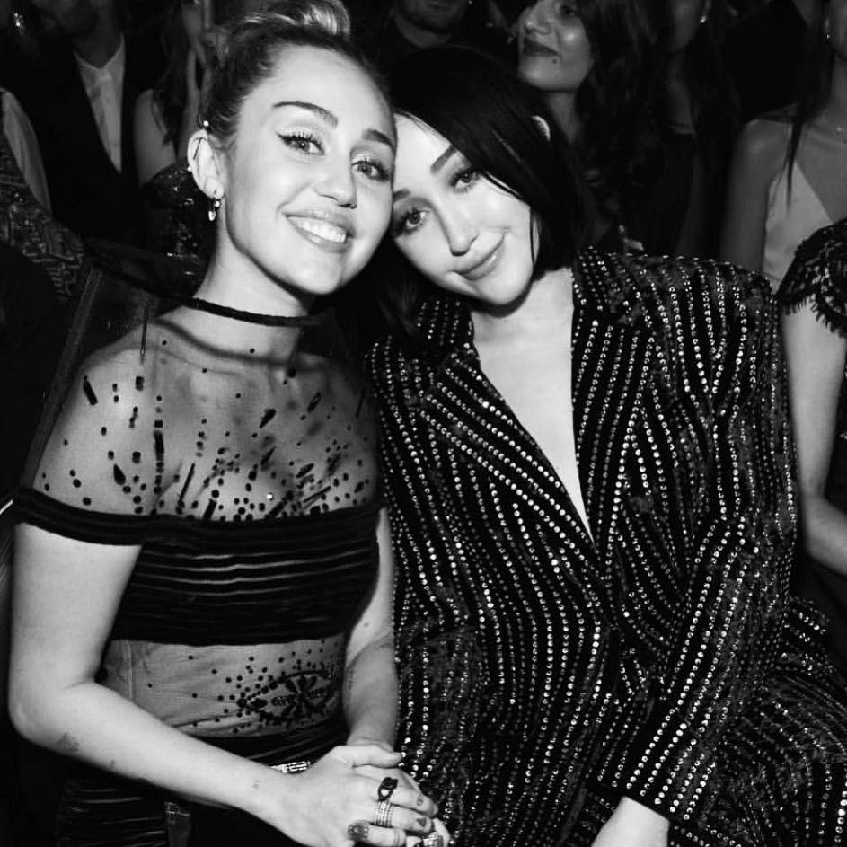 instagram.com/mileycyrus