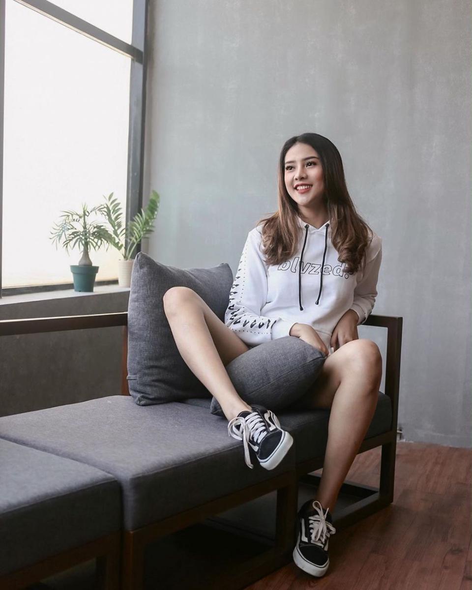 10 Pesona Anya Geraldine Pamer Kaki Jenjang, Bikin Iri!