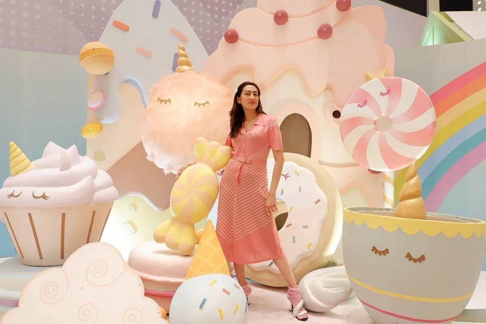 Ceria dan Kekinian Abis, 9 Ide Gaya Hangout Kece ala Helmalia Putri