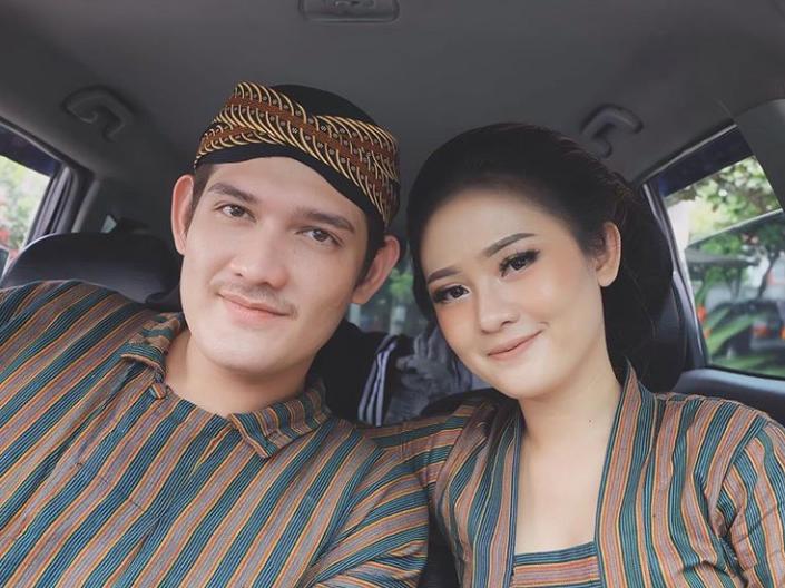 Lama Tak Ada Kabar, 10 Potret Joy 'Candy' yang Kini Gandeng Kekasih