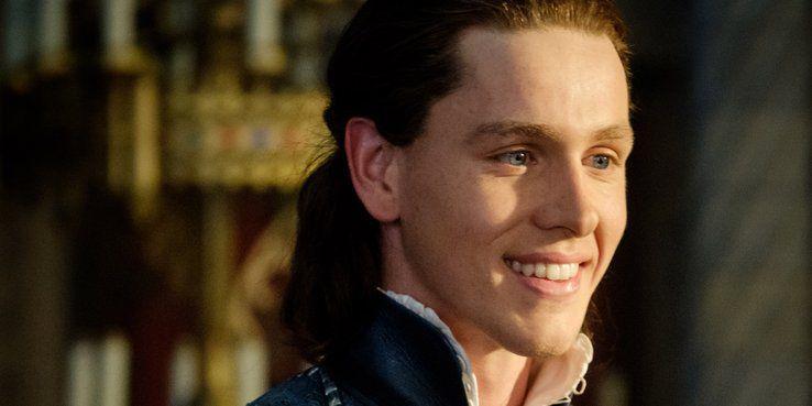 8 Fakta Harris Dickinson, Pemeran Pangeran Philip di Maleficent 2