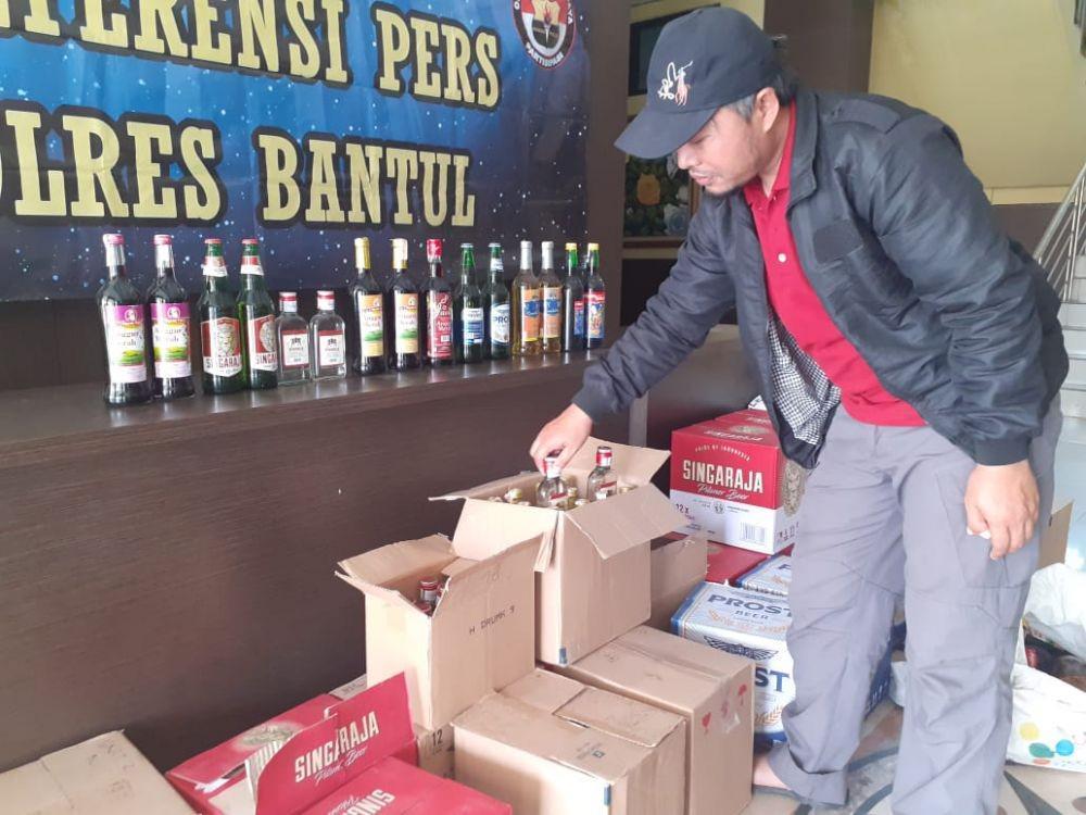 Jelang Pelantikan Jokowi-Ma'ruf, Polres Bantul Gelar Razia Miras