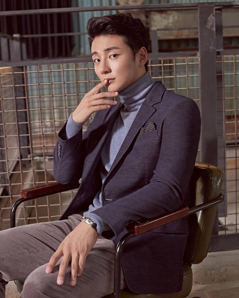 Instagram/@moa_ent