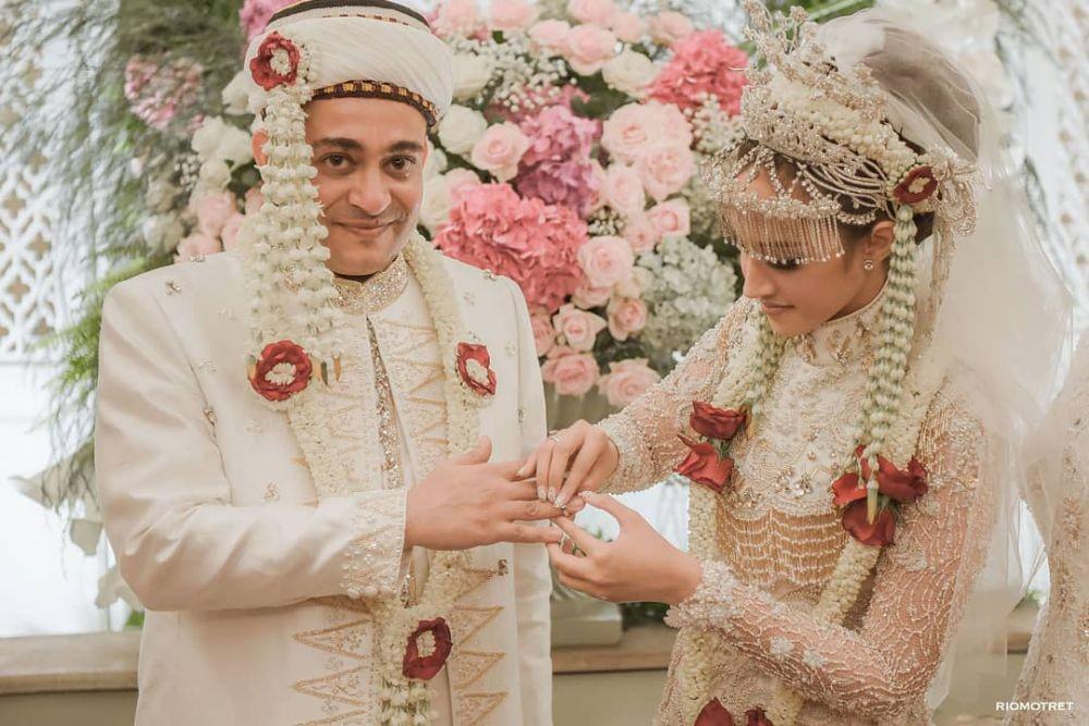 9 Potret Dekorasi Modern Betawi di Pernikahan Tsamara Amany