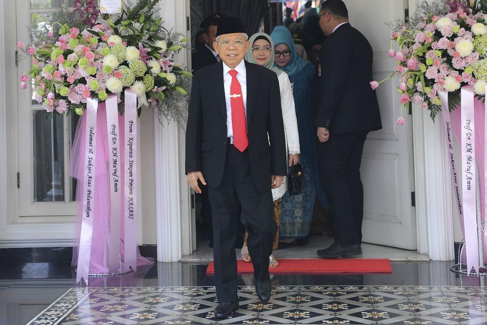 [FOTO] Gaya tak Bersarung Ma'ruf Amin di Pelantikan, Selamat Bekerja