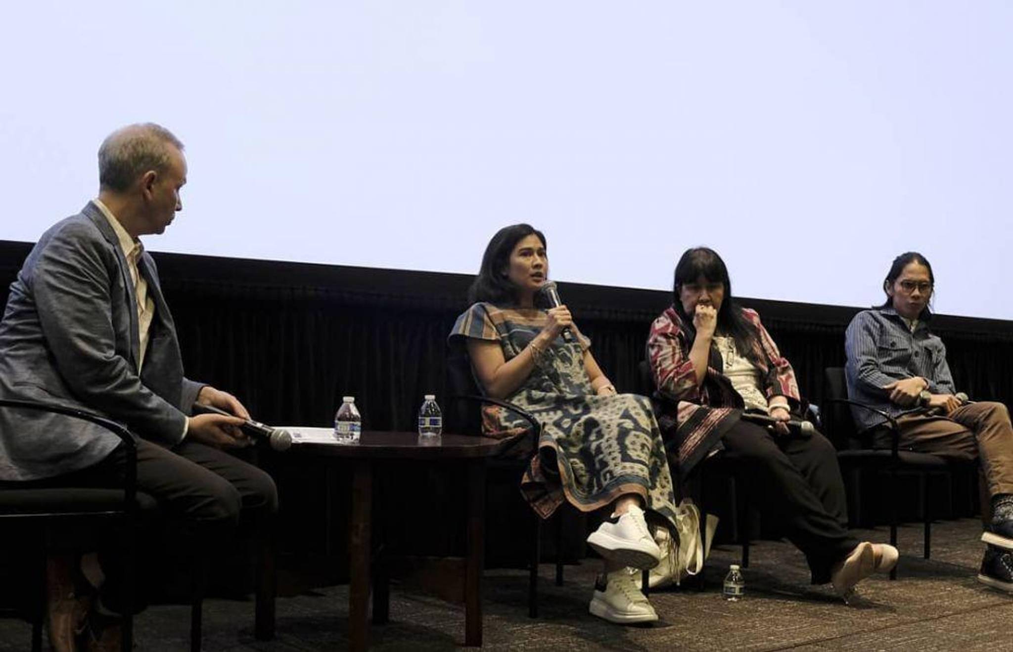 Jadi Pembicara Festival Film, Inilah 10 Potret Dian Sastro di Ame | IDN ...