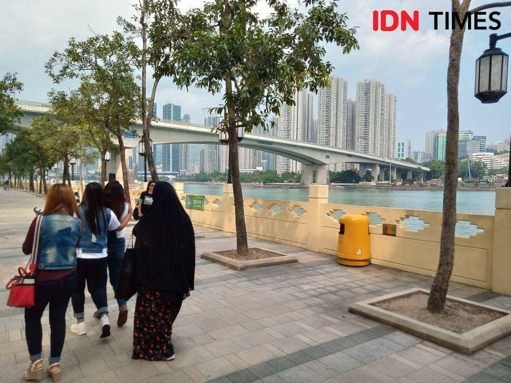 Ilustrasi TKI Hong Kong (IDN Times/Faiz Nashrillah)
