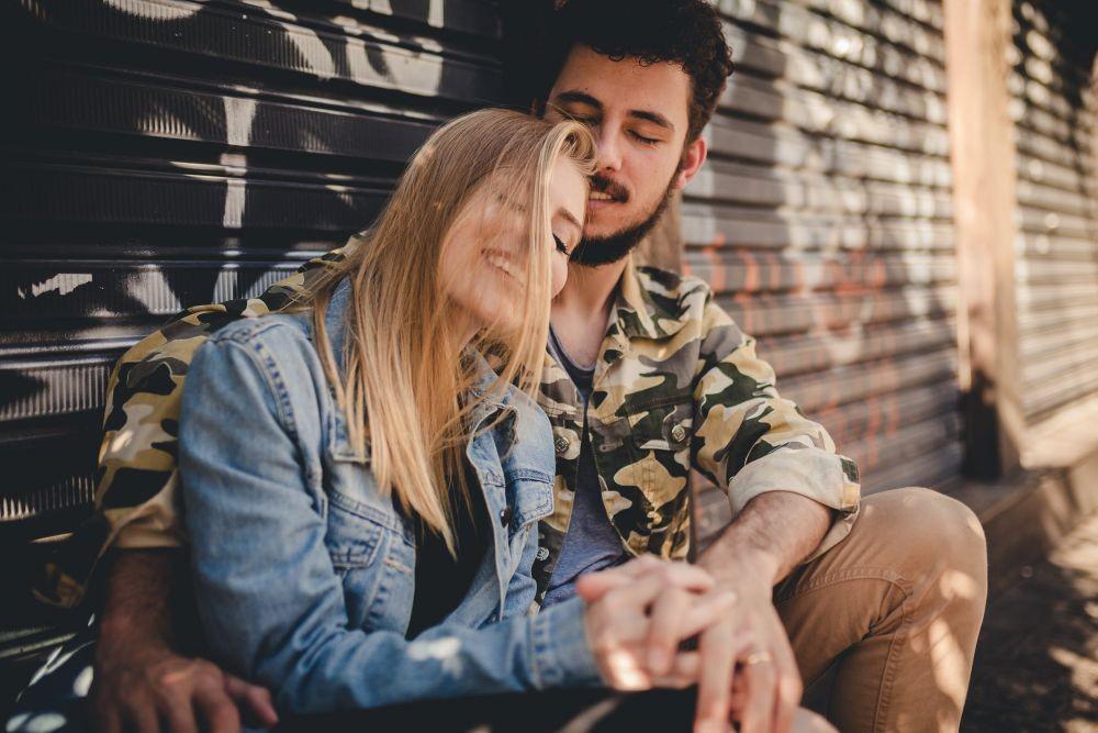 Ketika Jatuh Cinta, 6 Hal Ini Seringkali Dialami oleh INFP