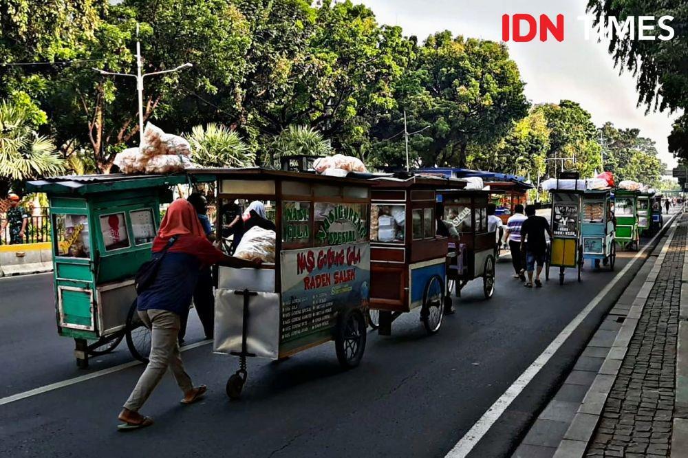 Rayakan Pelantikan Jokowi, 32 Ribu Piring Nasi Goreng Gratis Dibagikan