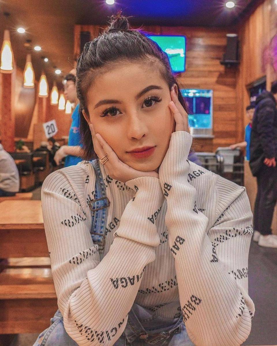 Instagram.com/awkarin