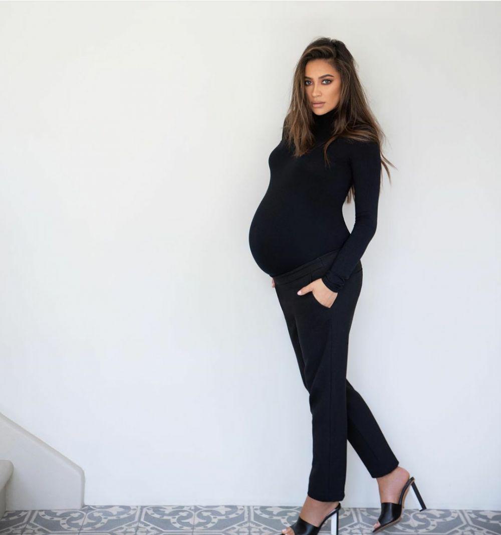 Instagram.com/shaymitchell