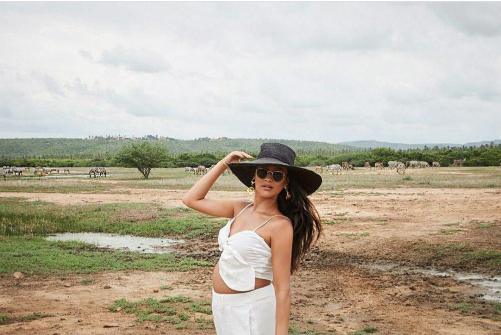 Instagram.com/shaymitchell