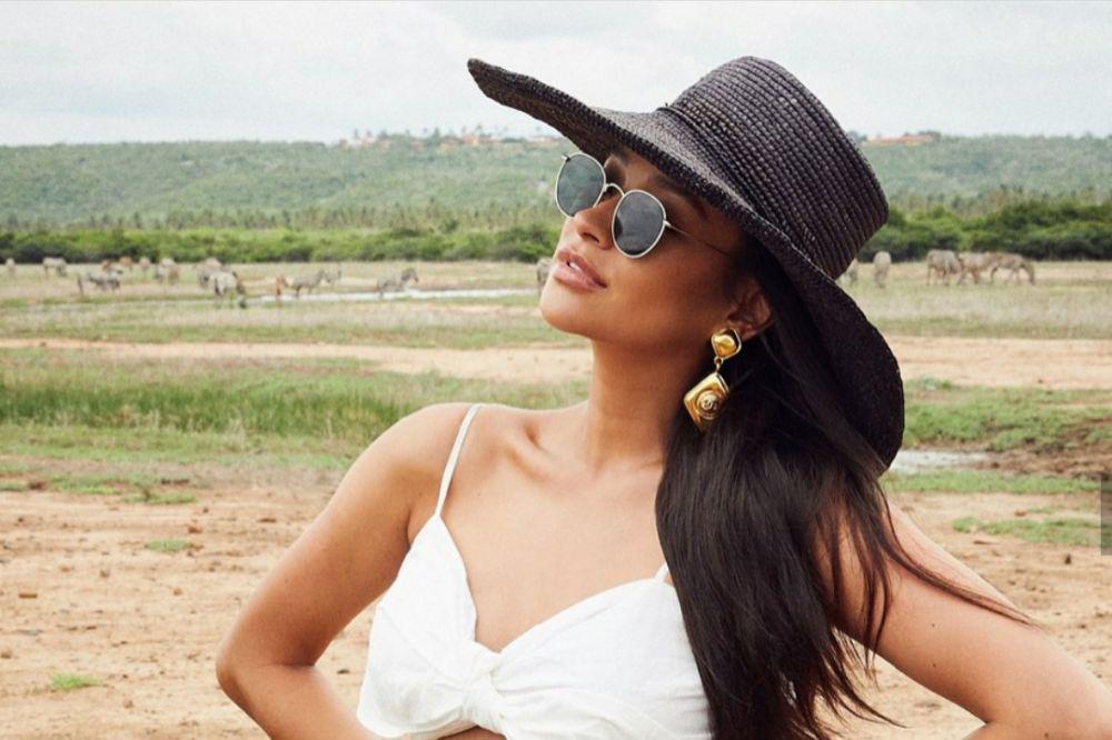 Baru Melahirkan, 10 Potret Shay Mitchell saat Hamil, Bak Model!