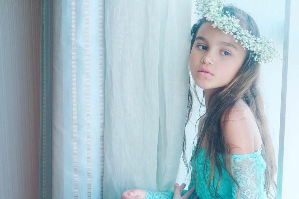 10 Potret Gemas Chloe, Putri Melaney Ricardo yang Berbakat Jadi Model