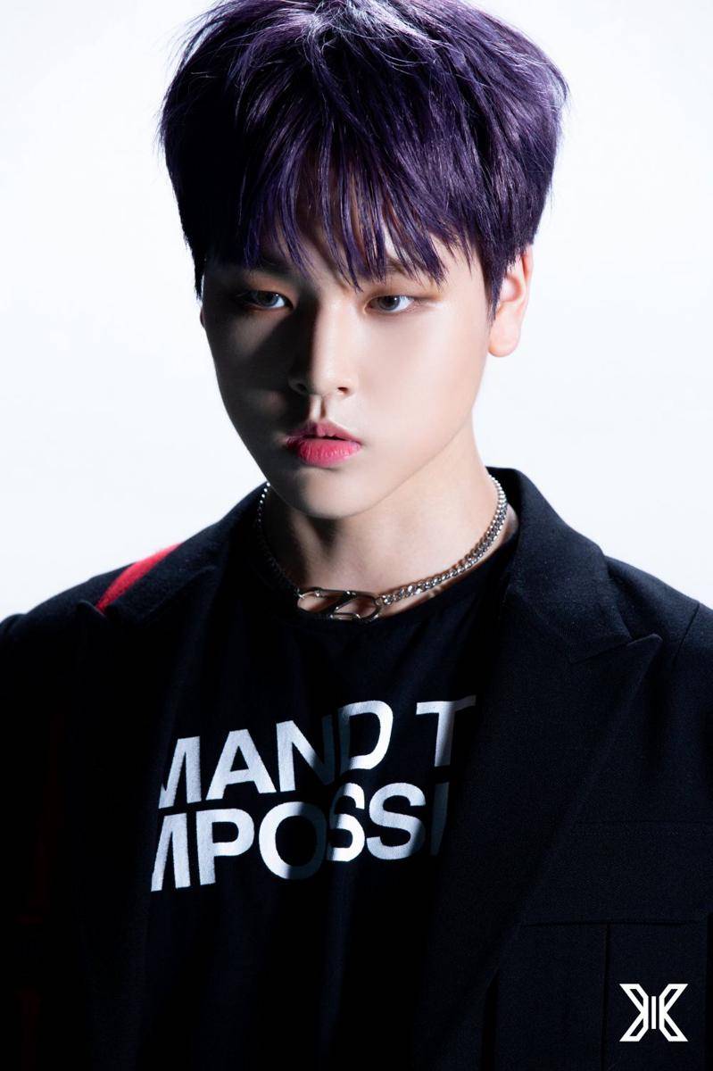 twitter.com/x1official101