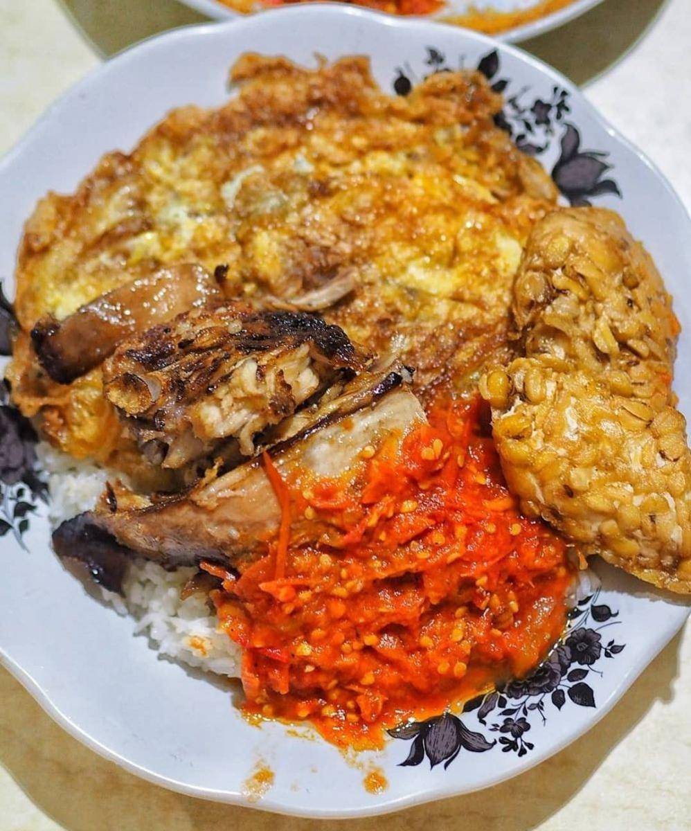 sego sambal (instagram.com/manganteruscak)