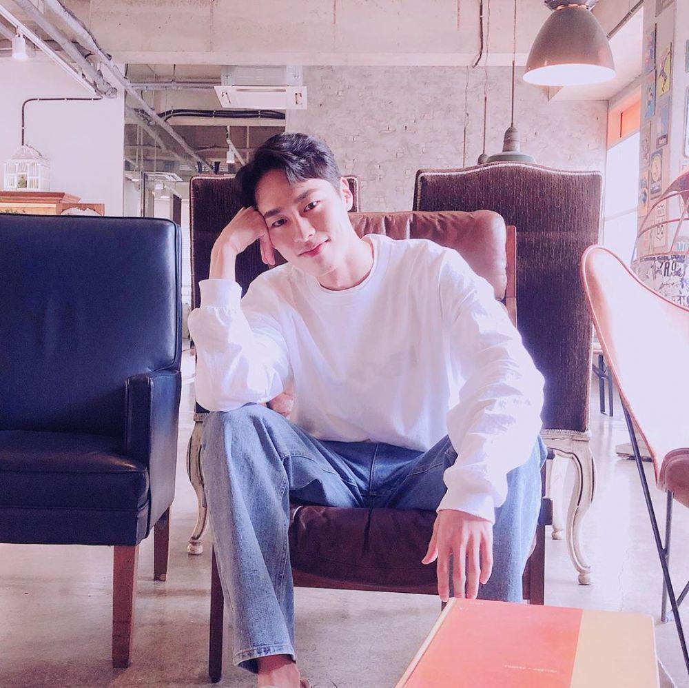 10 Potret Lee Jae Wook yang Boyfriend Material Abis, Bikin Kesengsem