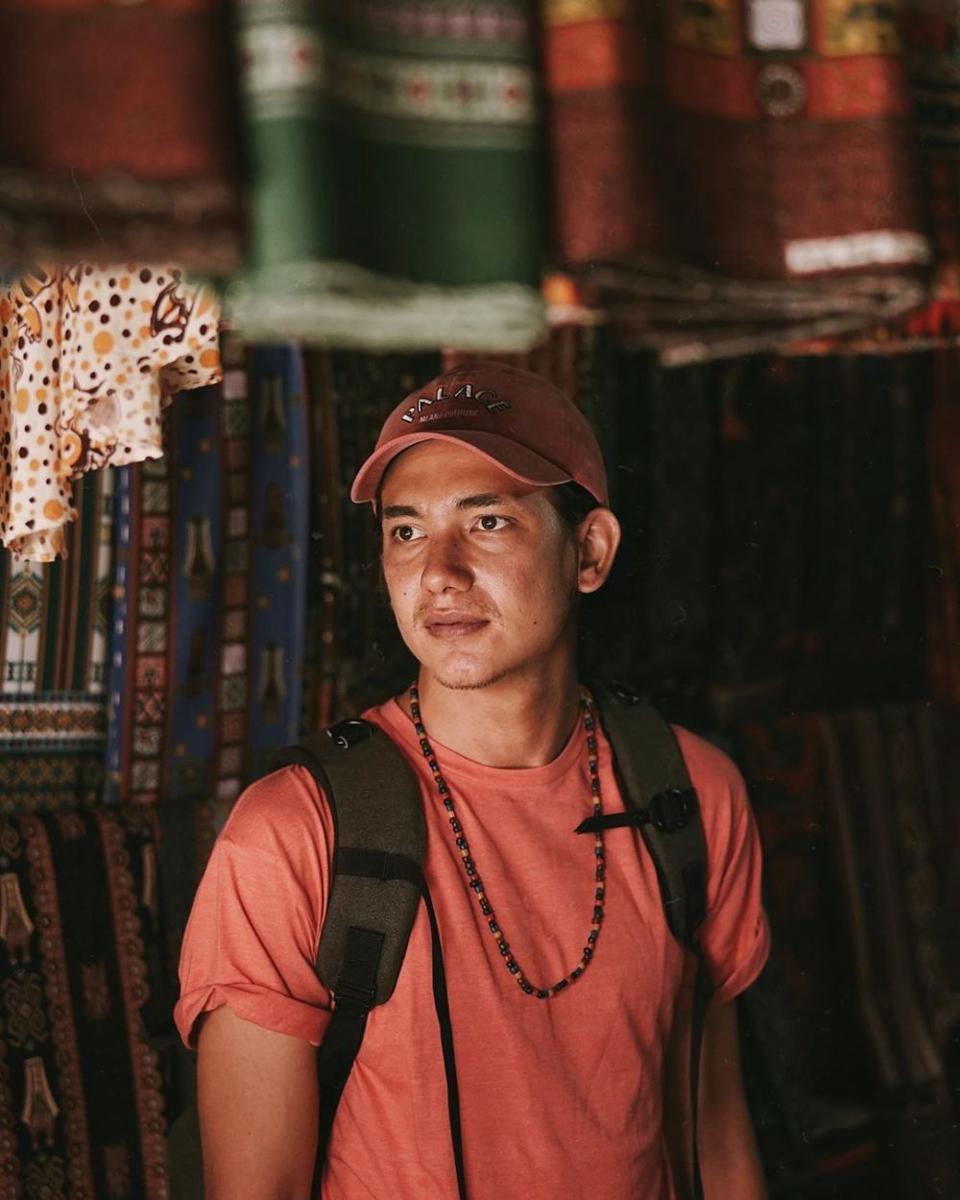 9 Potret Kece Adipati Dolken, Pemeran Ican di Film "Love For Sale 2"
