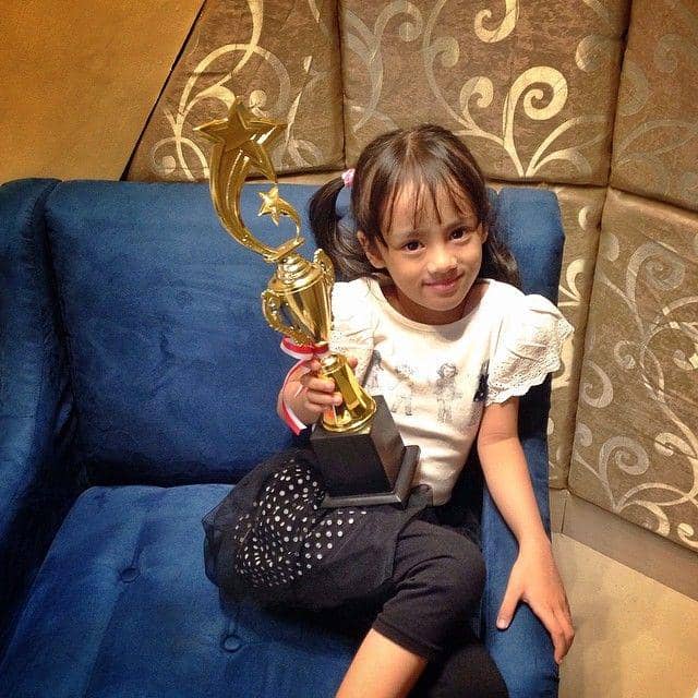 instagram.com/deelestari