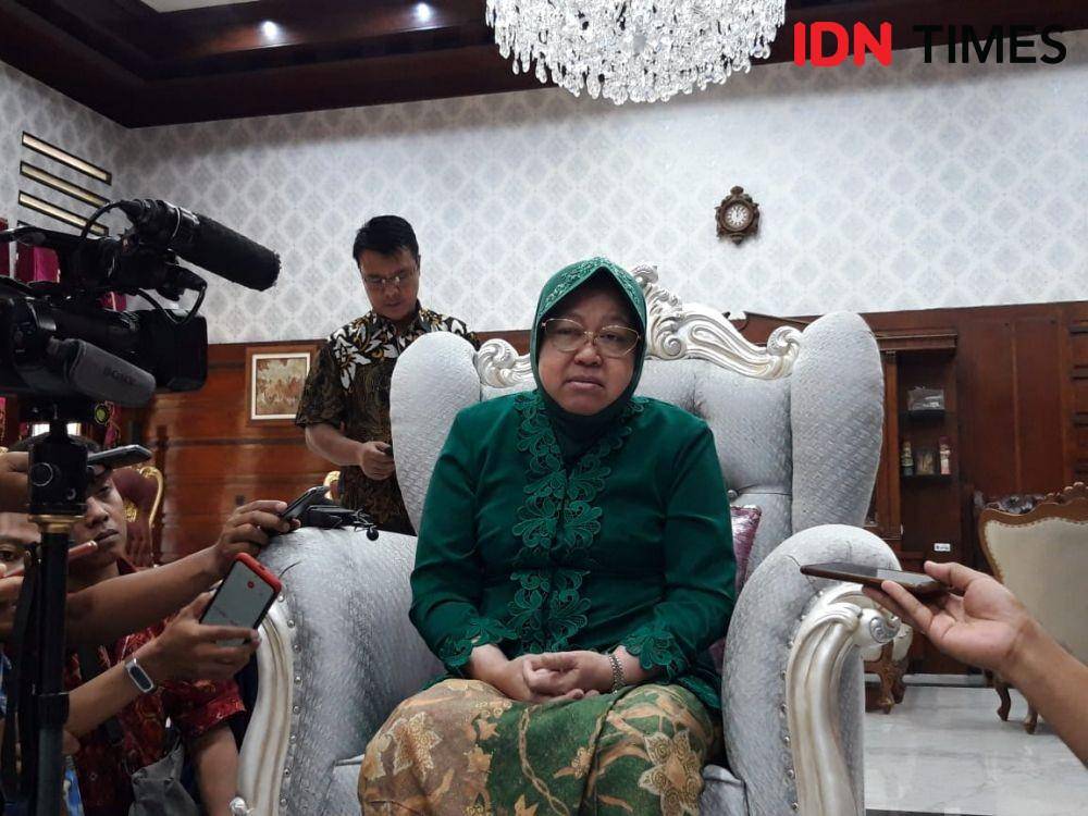 Wali Kota Surabaya Tri Rismaharini saat menggelar jumpa pers di kediamannya, Rabu (23/10). IDN Times/Fitria Madia