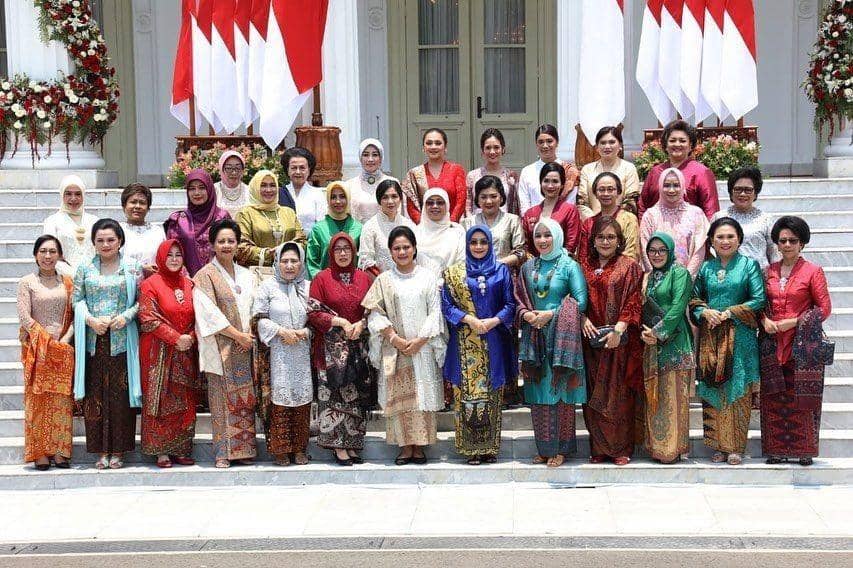 Ide Batik & Kebaya Menteri Wanita di Pelantikan Kabinet Indonesia Maju