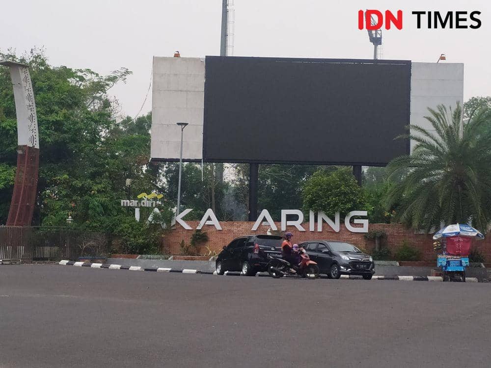 Kondisi di luar kawasan Stadion GSJ Palembang (IDN Times/Feny Maulia Agustin)