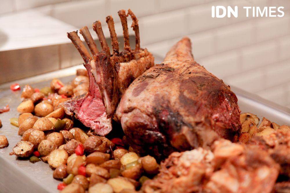 Aneka menu olahan daging di The Pavilion JW Marriott Surabaya. IDN Times/Naufal Al Rahman