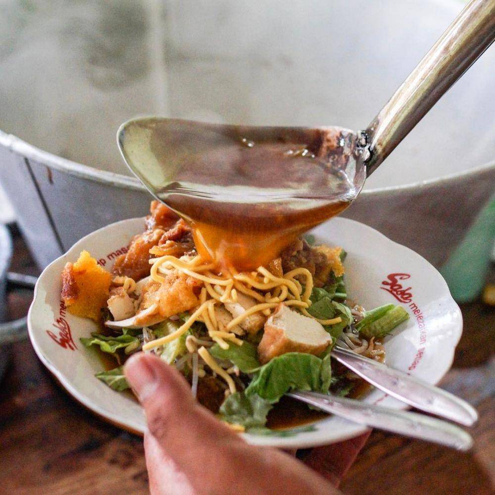 tahu campur (instagram.com/sasmitaedo)
