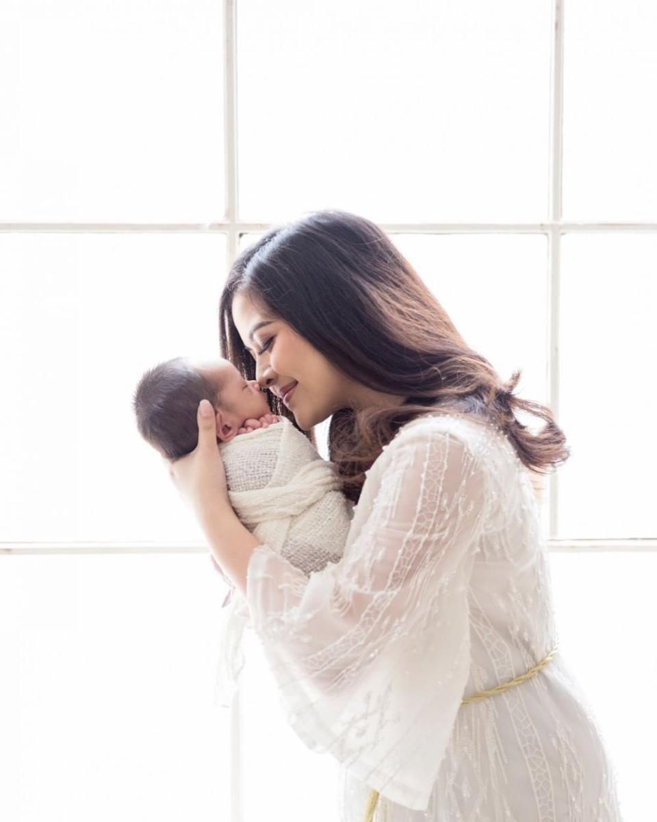 10 Potret Kebersamaan Tasya Kamila dengan Sang Buah Hati, Arrasya